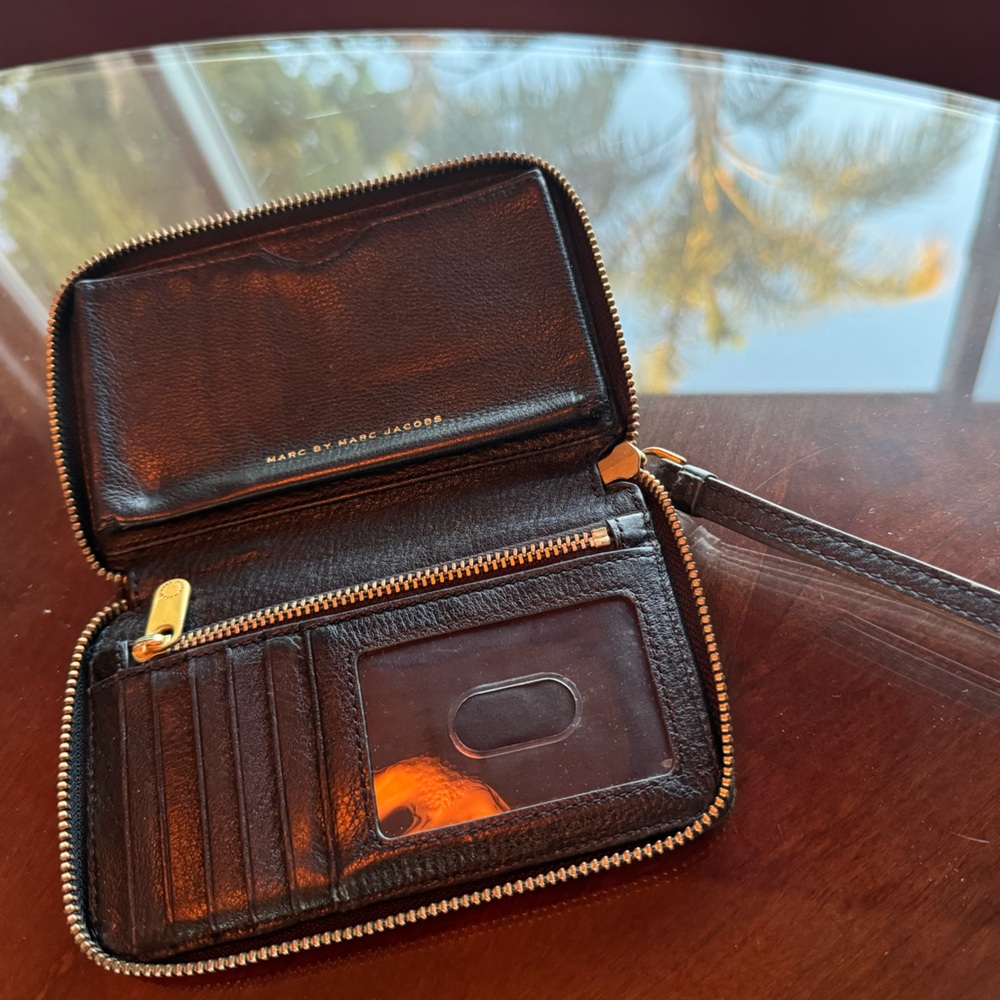Marc by Marc Jacobs Wristlet Wallet with Phone Insert Black Leather Gold Metal